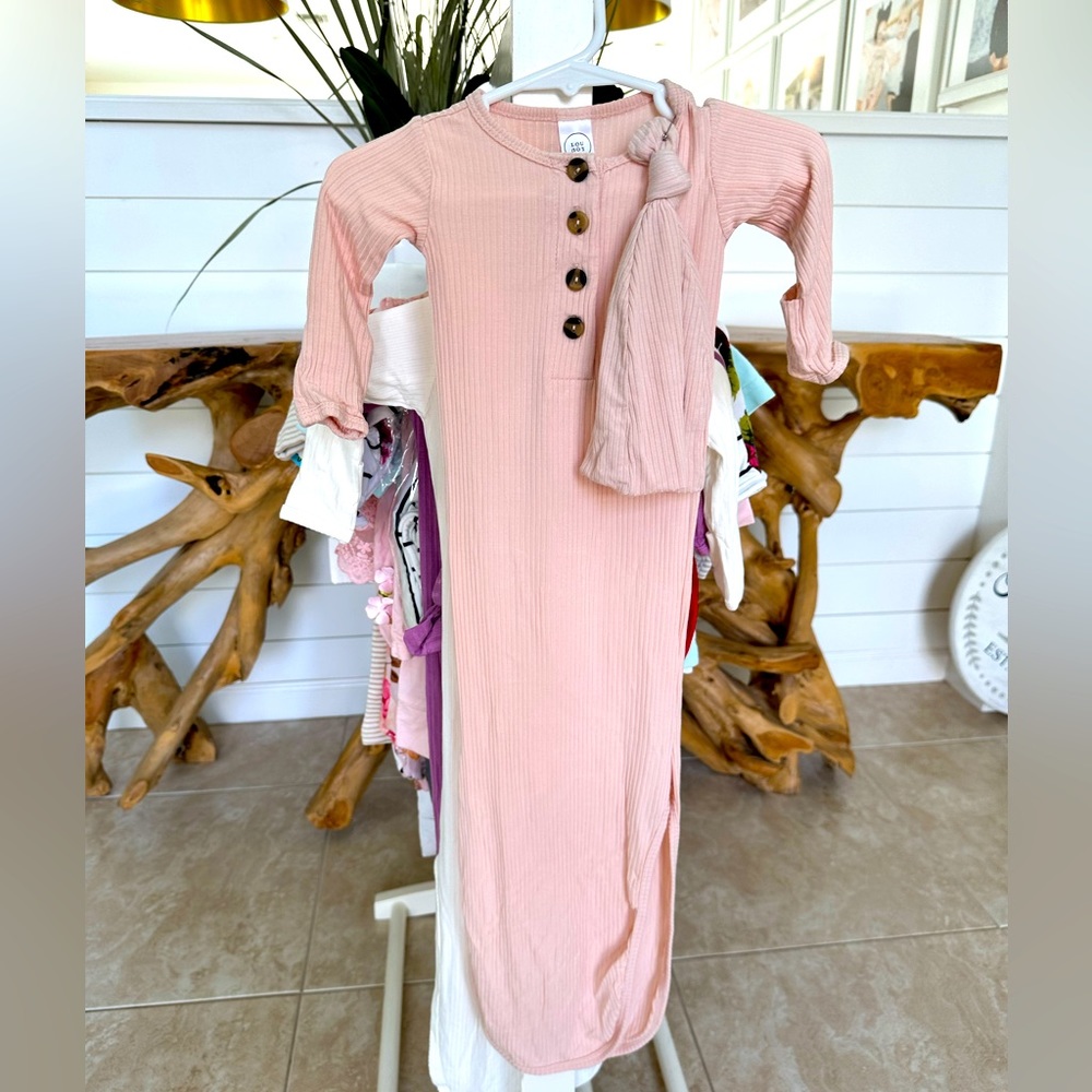 Lou Lou newborn sleeping gown with matching cap
